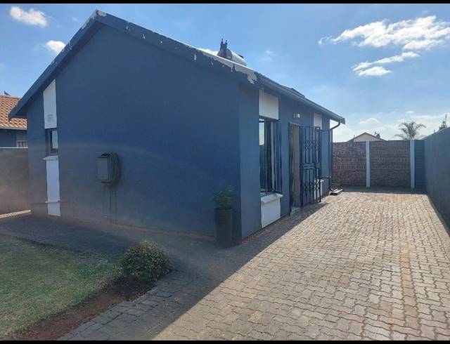 2 BEDROOM HOUSE FOR SALE IN SKY CITY